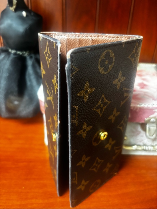 Louis Vuitton Handbags - VTG Louis Vuitton Brown Monogram Canvas Small Wallet